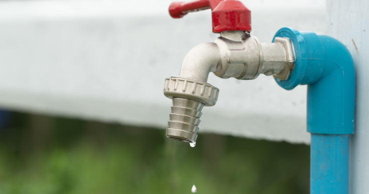 階下への漏水が起こる主な原因